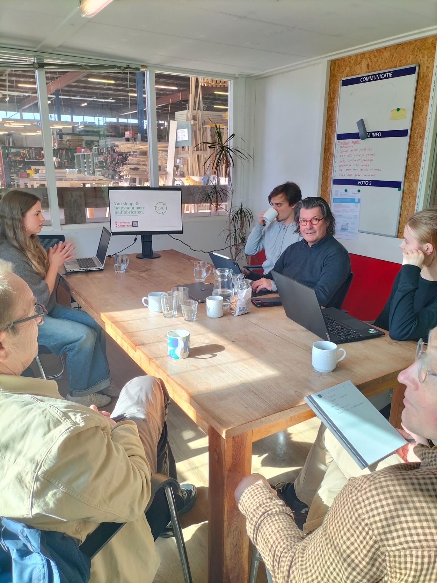 Presentatie eerste model door masterstudent UT